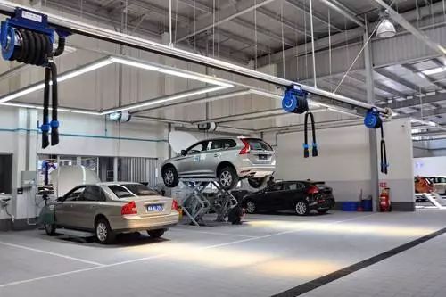 汽車首保過后，如何選擇保養(yǎng)地點(diǎn)？4S店與外部渠道的深度解析
